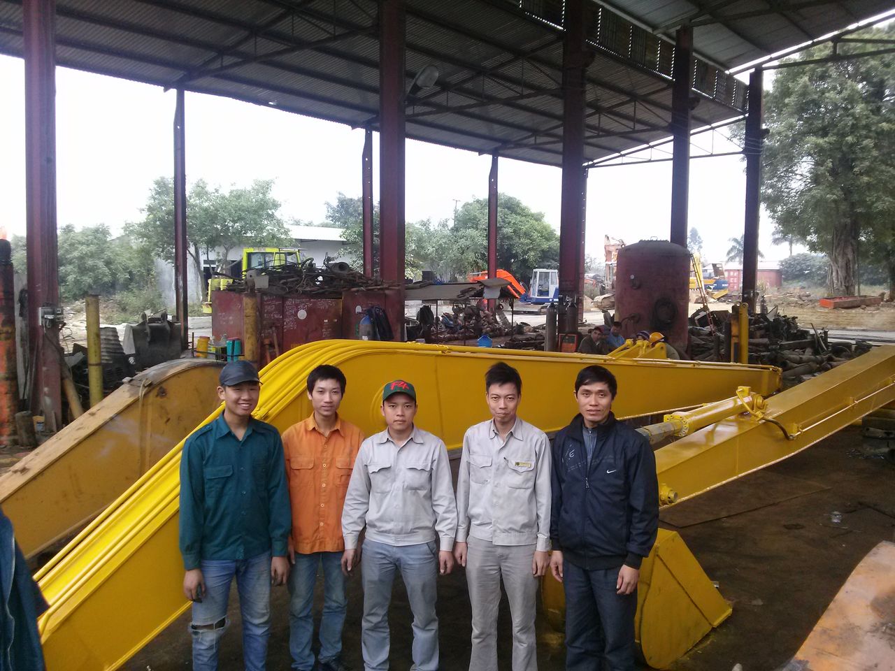 Thực tập sản xuất chế tạo thành công Cần dài máy Xúc