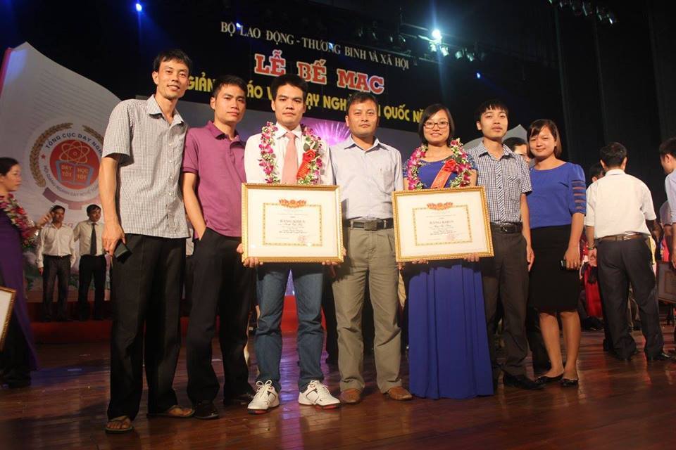 Nữ giáo viên và hàng loạt các giải thưởng