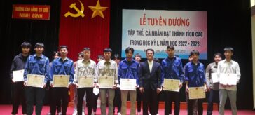 LỄ TUYÊN DƯƠNG CÁC TẬP THỂ, CÁ NHÂN ĐẠT THÀNH TÍCH CAO TRONG HỌC KỲ 1 NĂM HỌC 2022-2023