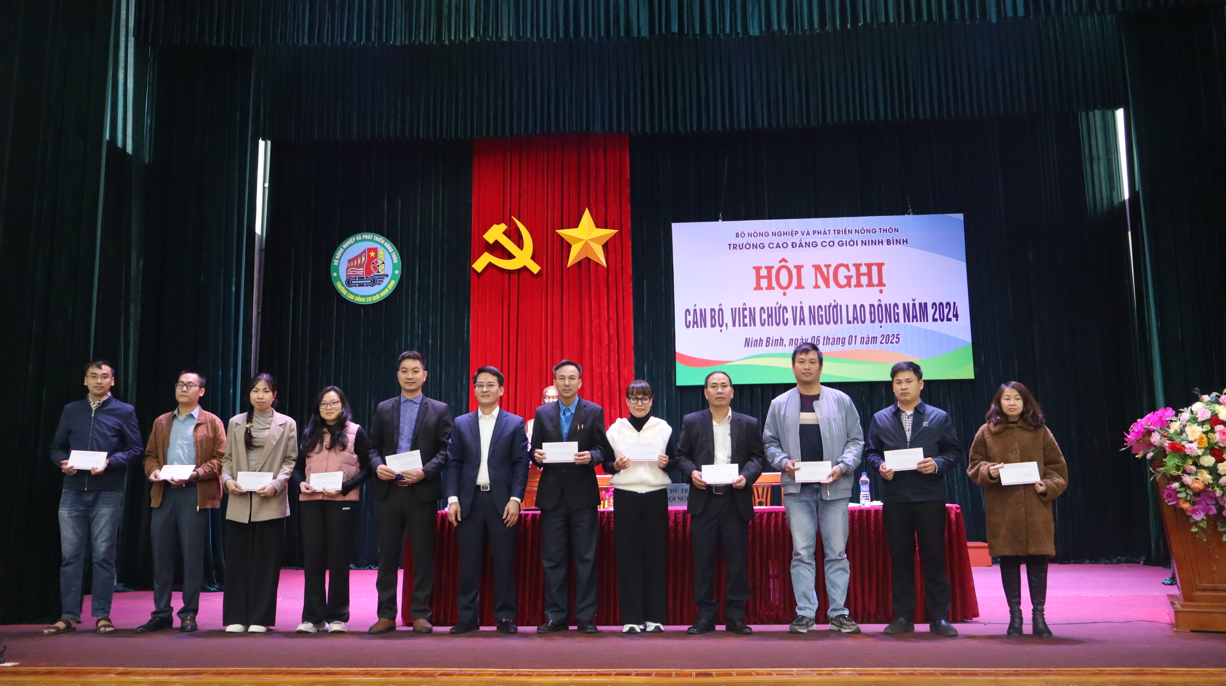 Hội nghị cán bộ, viên chức và người lao động năm 2024 9 IMG 2274