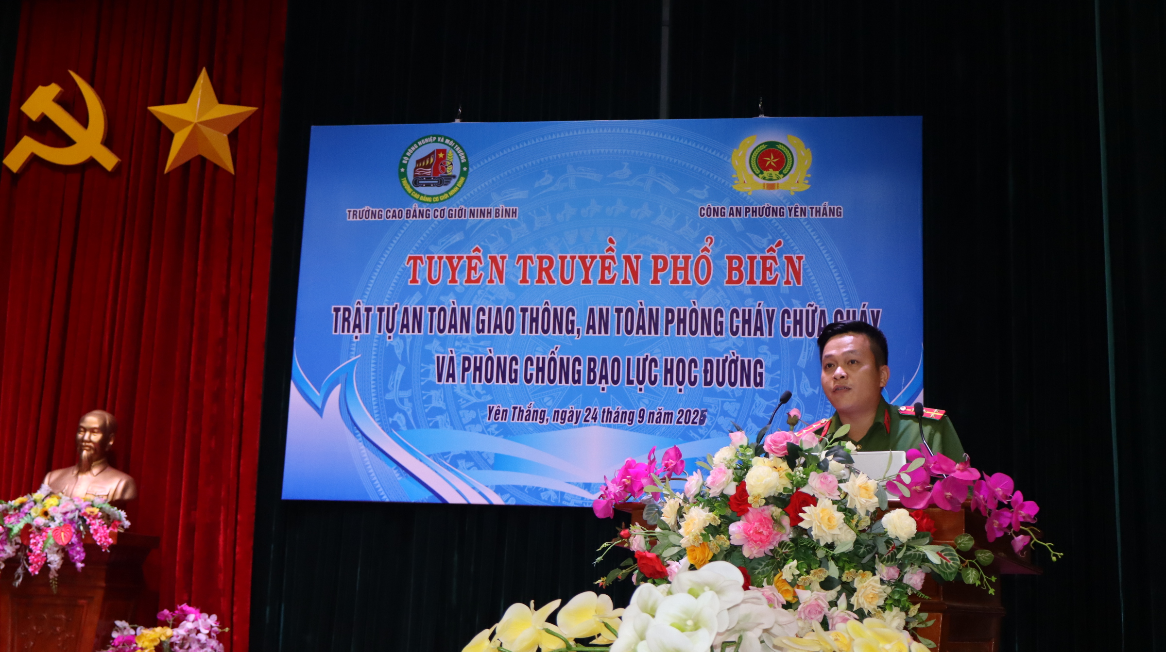 Hội nghị tuyên truyền về trật tự an toàn giao thông, phòng chống bạo lực học đường, phòng cháy, chữa cháy và cứu hộ cứu nạn năm 2025 3 IMG 3776