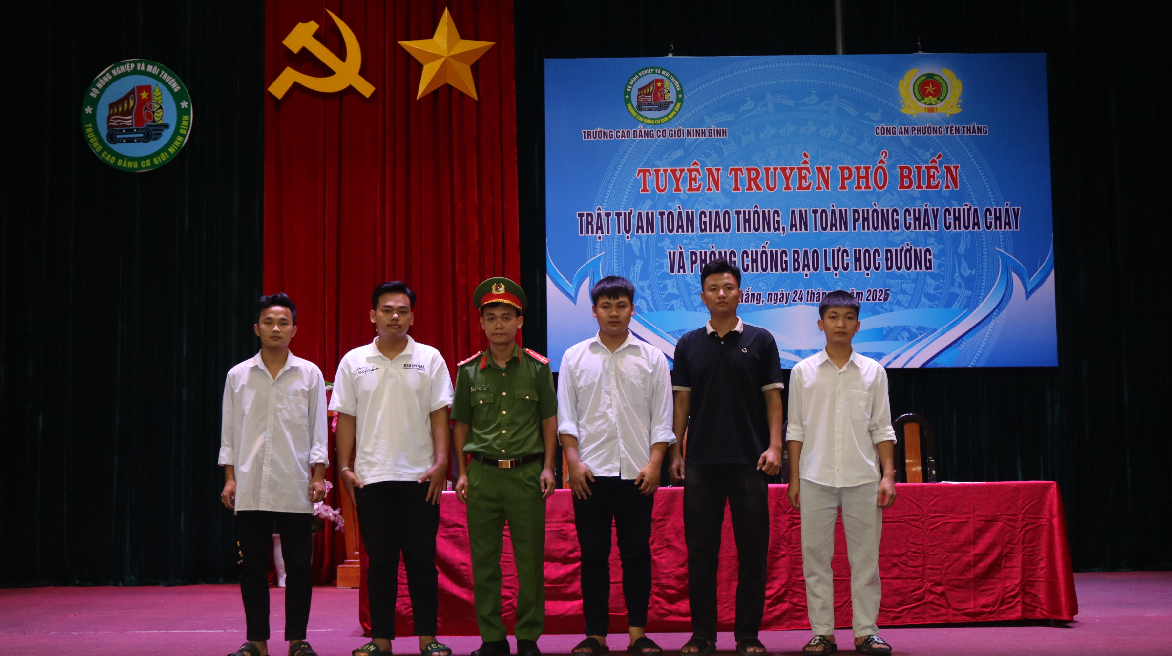 Hội nghị tuyên truyền về trật tự an toàn giao thông, phòng chống bạo lực học đường, phòng cháy, chữa cháy và cứu hộ cứu nạn năm 2025 15 IMG 3796