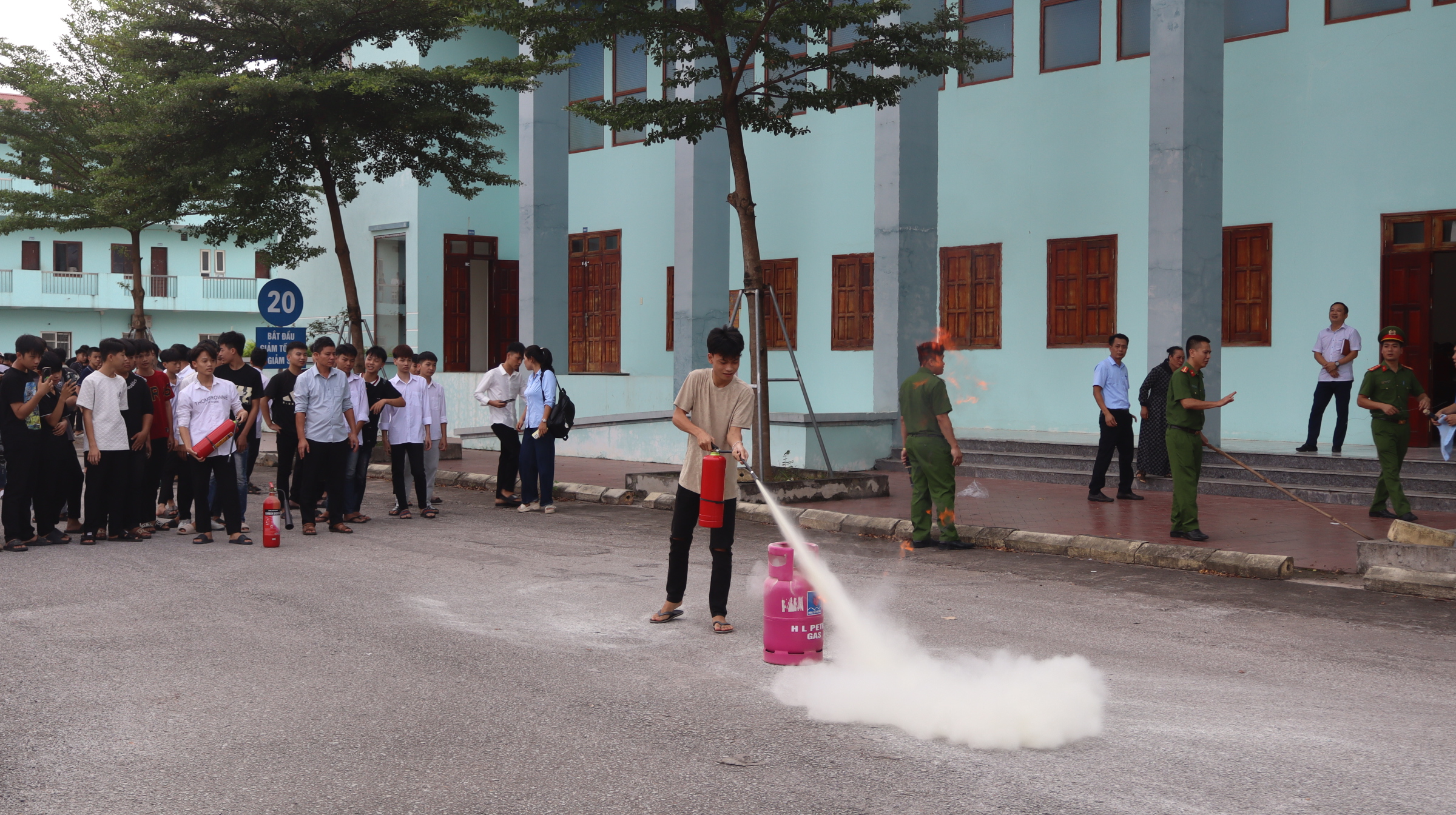 Hội nghị tuyên truyền về trật tự an toàn giao thông, phòng chống bạo lực học đường, phòng cháy, chữa cháy và cứu hộ cứu nạn năm 2025 19 IMG 3815
