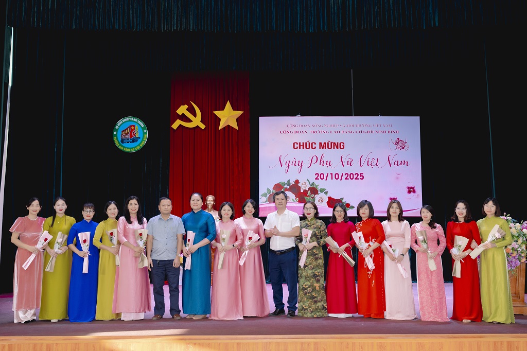 Công đoàn Trường Cao đẳng Cơ giới Ninh Bình tổ chức Kỷ niệm 95 năm ngày thành lập Hội Liên hiệp phụ nữ Việt Nam (20/10/1930 - 20/10/2025) 5 0K 07872