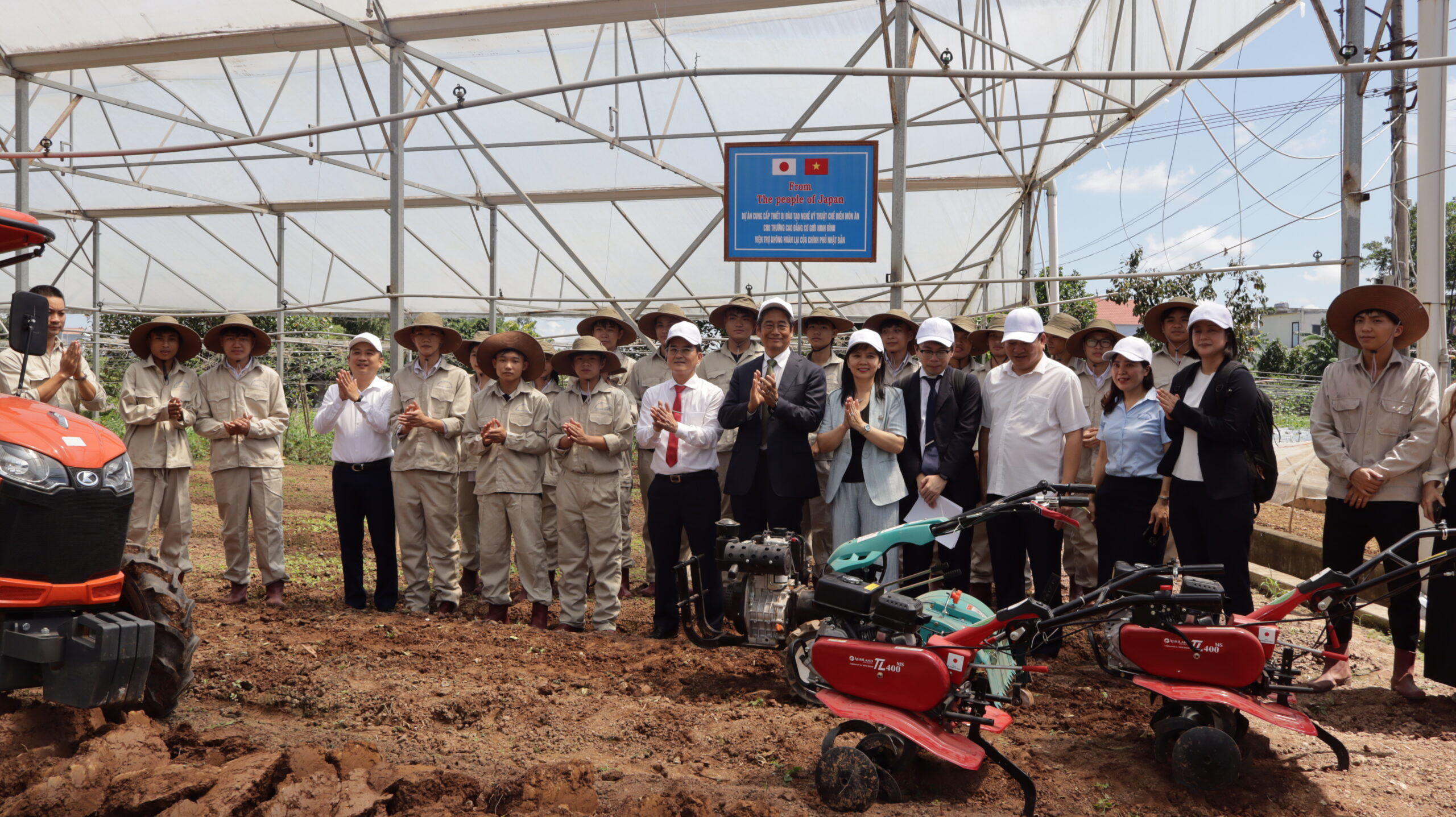 Trường Cao đẳng Cơ giới Ninh Bình nhận bàn giao thiết bị: Dự án “Cung cấp thiết bị đào tạo nghề Kỹ thuật chế biến món ăn cho Trường Cao đẳng Cơ giới Ninh Bình” sử dụng vốn thuộc Chương trình viện trợ không hoàn lại cấp cơ sở của Chính phủ Nhật Bản. 15 14 scaled